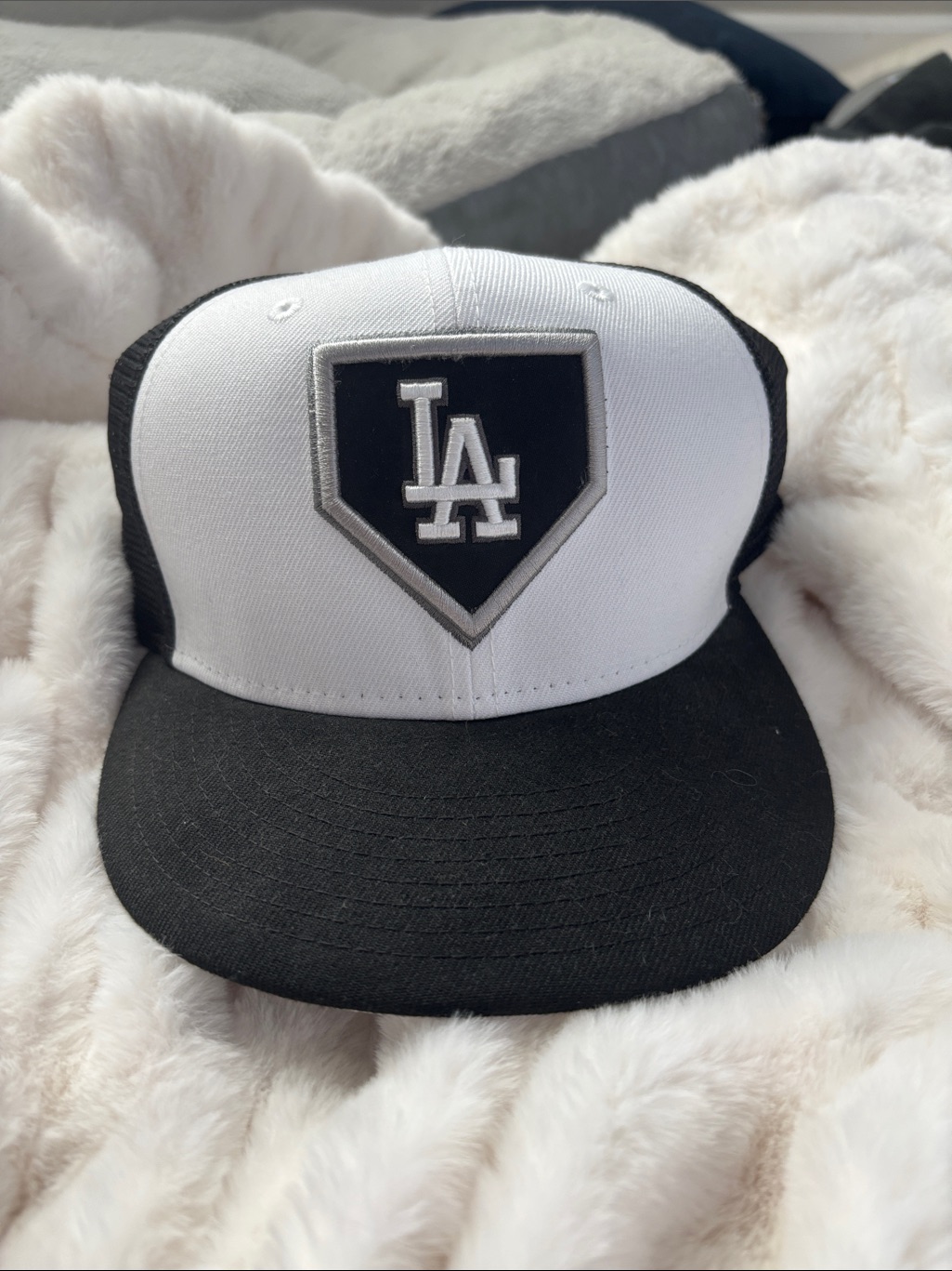 La Logo Black  White Baseball Cap